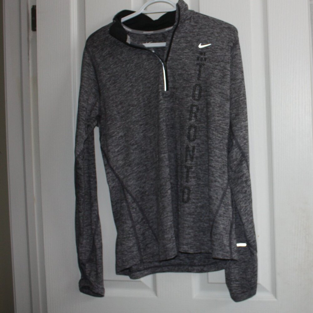 Nike Dri Fit We Run Toronto Women's 15K Toronto 2015 quarter zip Top Grey